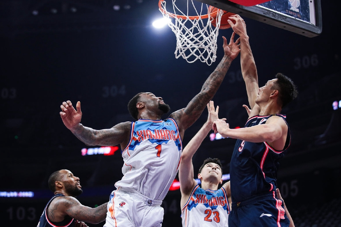 里程碑夜成都蓉城官宣签约，欧篮联国际比赛日刷纪录，底气十足，年轻球员得到机会的简单介绍