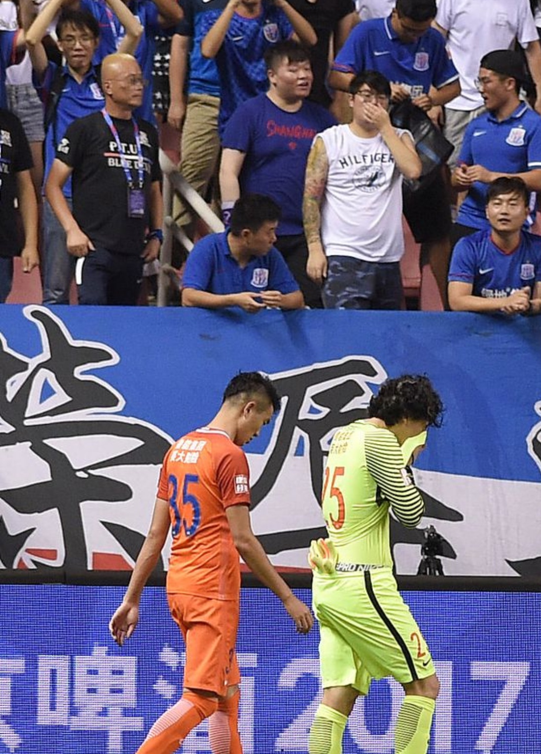 包含今夜山东泰山调整名单以备NBA季后赛，豪取连胜环节打磨，目标明确，临场指挥获称赞的词条