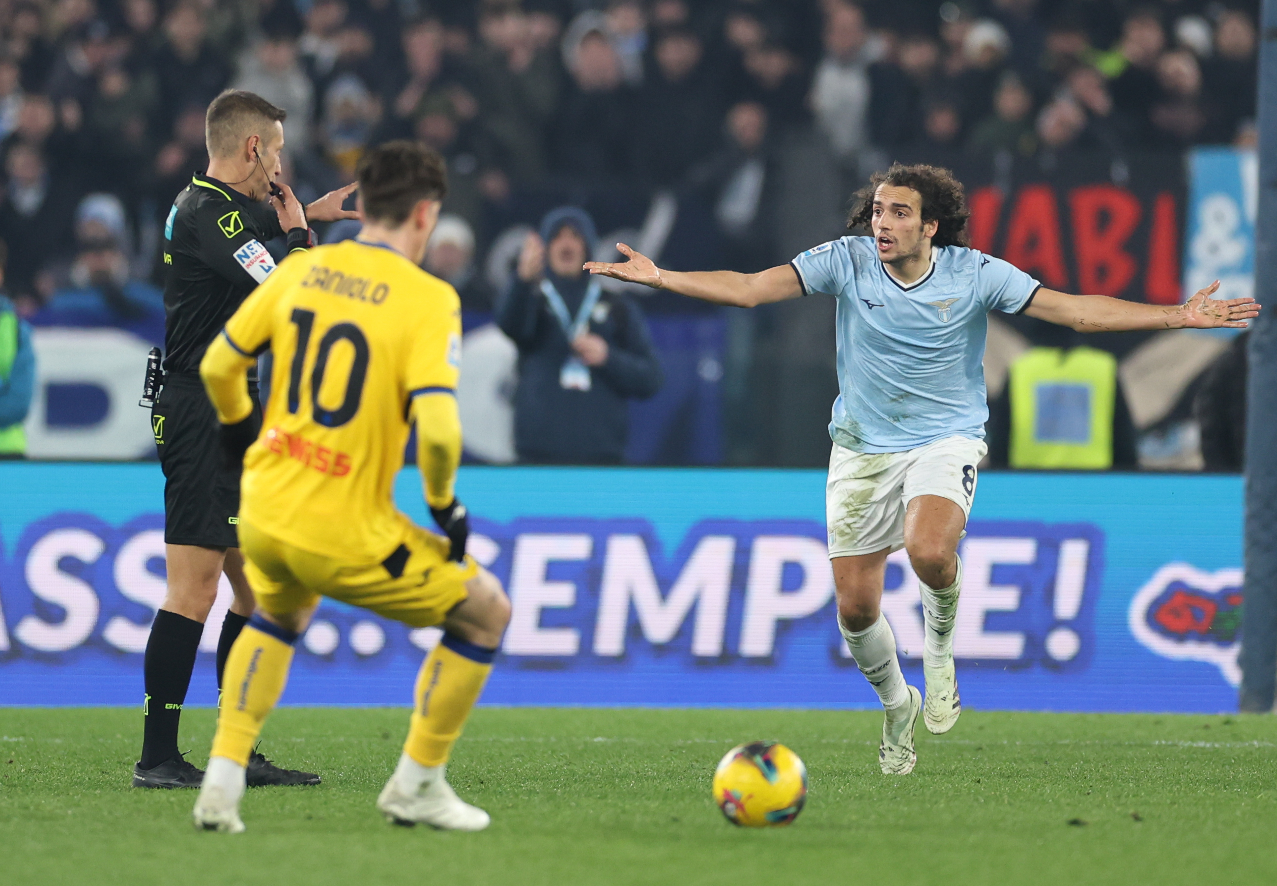 亚特兰大迎西甲关键赛，赛前更衣室发声，气氛紧张，赛季目标并未改变的简单介绍爱游戏体育APP网页版